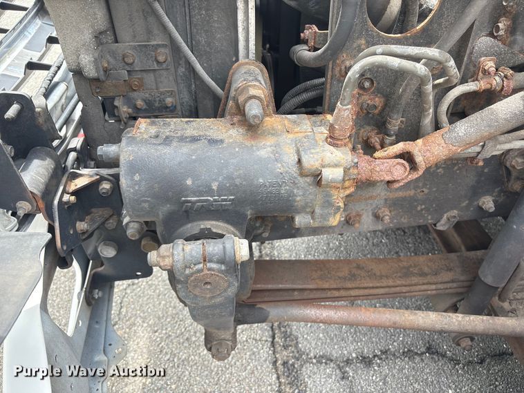 image for item ET8519 2017 Hino 268 box truck