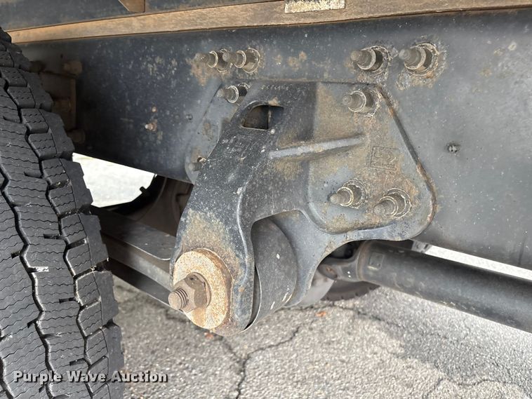 image for item ET8519 2017 Hino 268 box truck