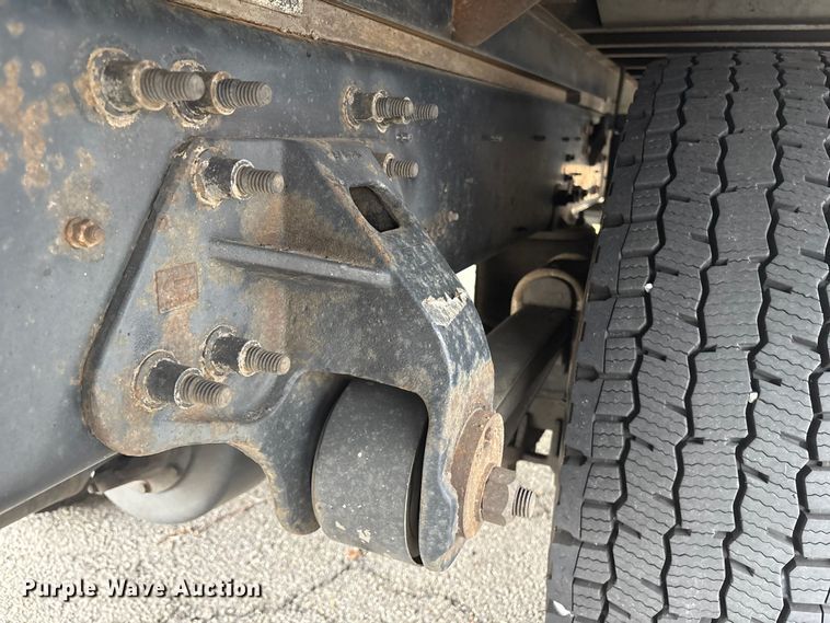 image for item ET8519 2017 Hino 268 box truck