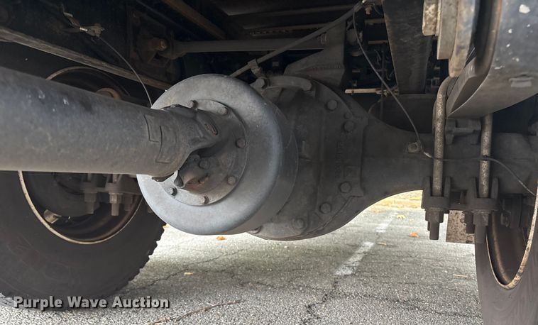 image for item ET8519 2017 Hino 268 box truck