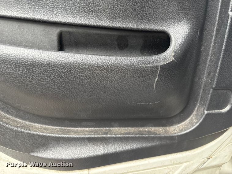 image for item ET8519 2017 Hino 268 box truck