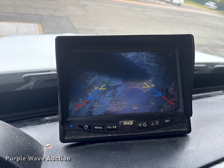 image for item ET8519 2017 Hino 268 box truck