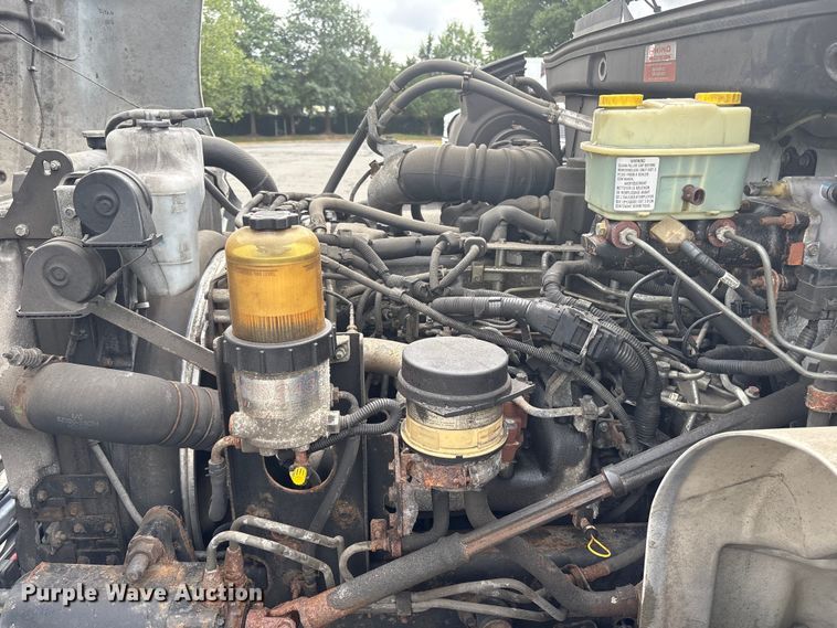 image for item ET8519 2017 Hino 268 box truck