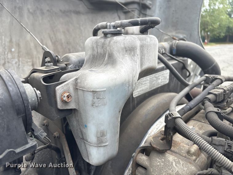 image for item ET8519 2017 Hino 268 box truck