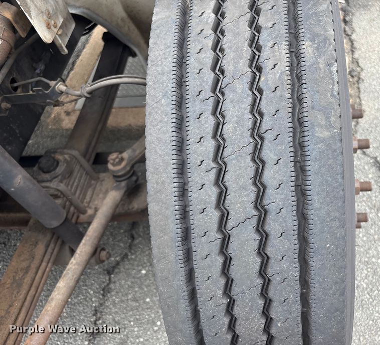 image for item ET8519 2017 Hino 268 box truck