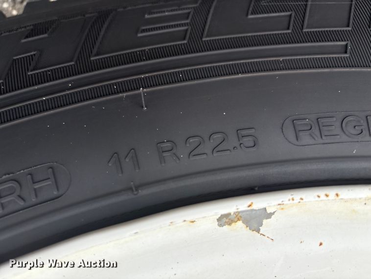 image for item ET8519 2017 Hino 268 box truck