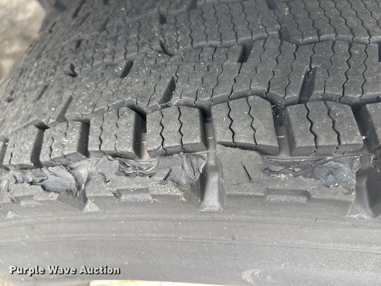 image for item ET8519 2017 Hino 268 box truck