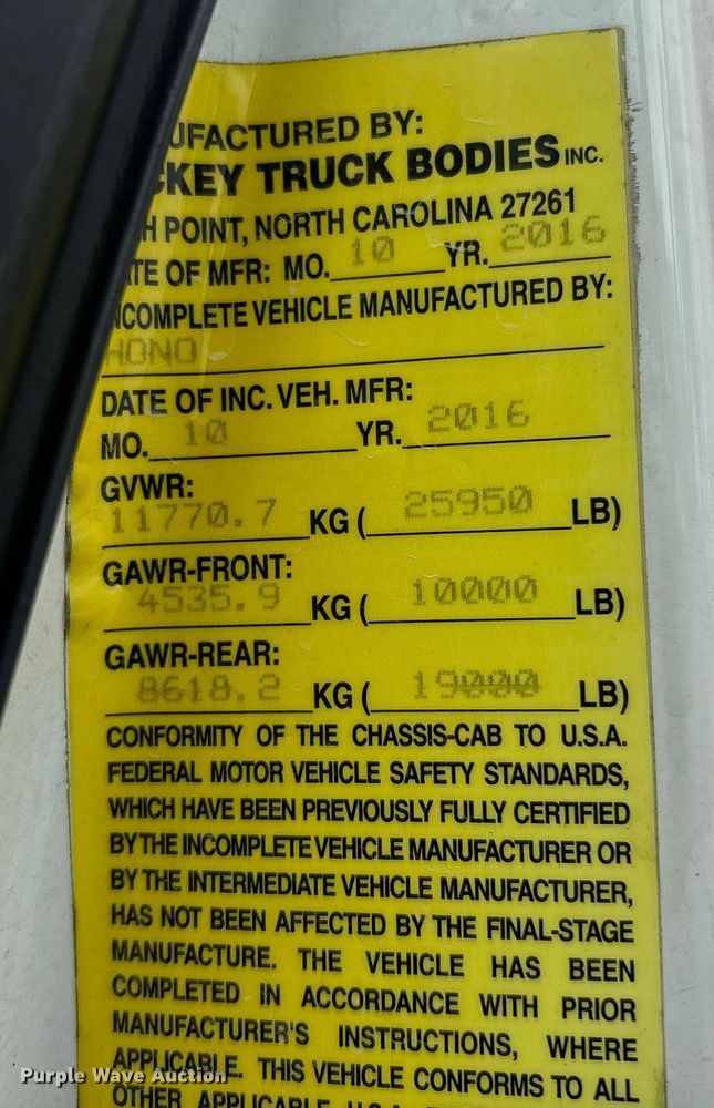 image for item ET8519 2017 Hino 268 box truck