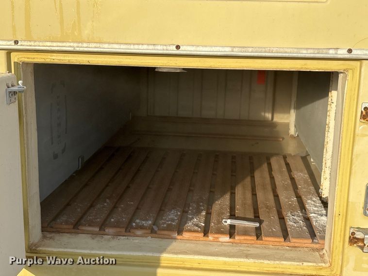 image for item EU0032 2010 Isuzu NPR refrigerated truck