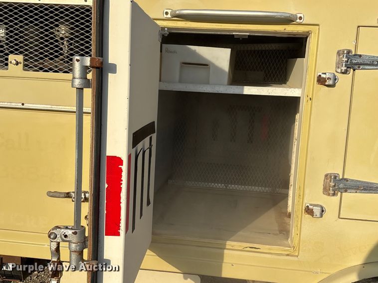 image for item EU0032 2010 Isuzu NPR refrigerated truck