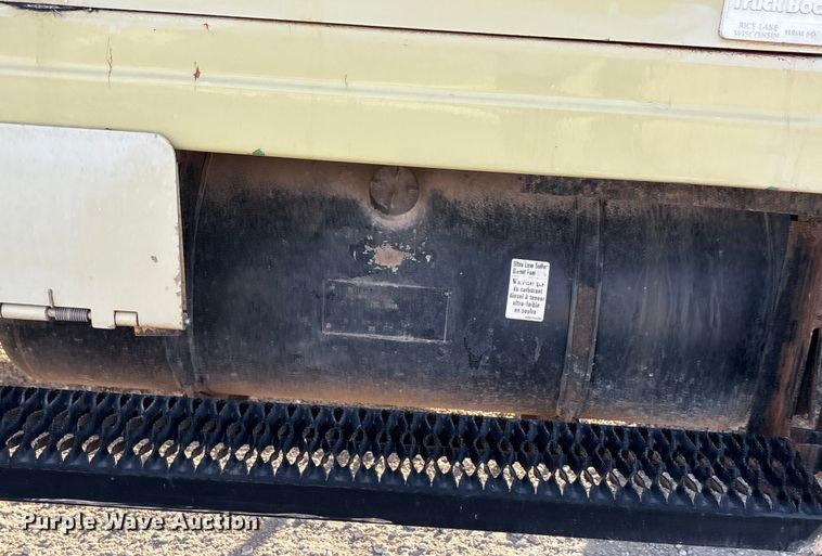 image for item EU0032 2010 Isuzu NPR refrigerated truck