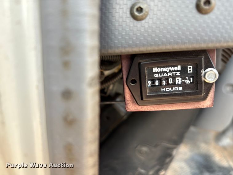 image for item EU0032 2010 Isuzu NPR refrigerated truck