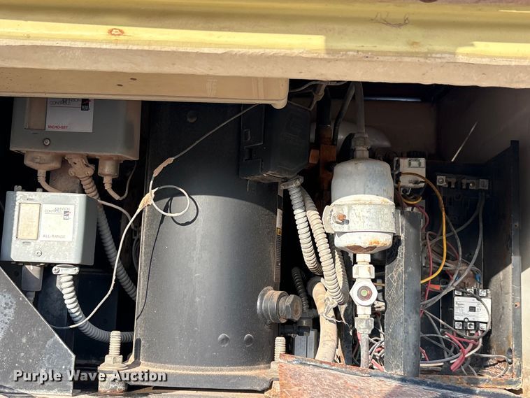 image for item EU0032 2010 Isuzu NPR refrigerated truck