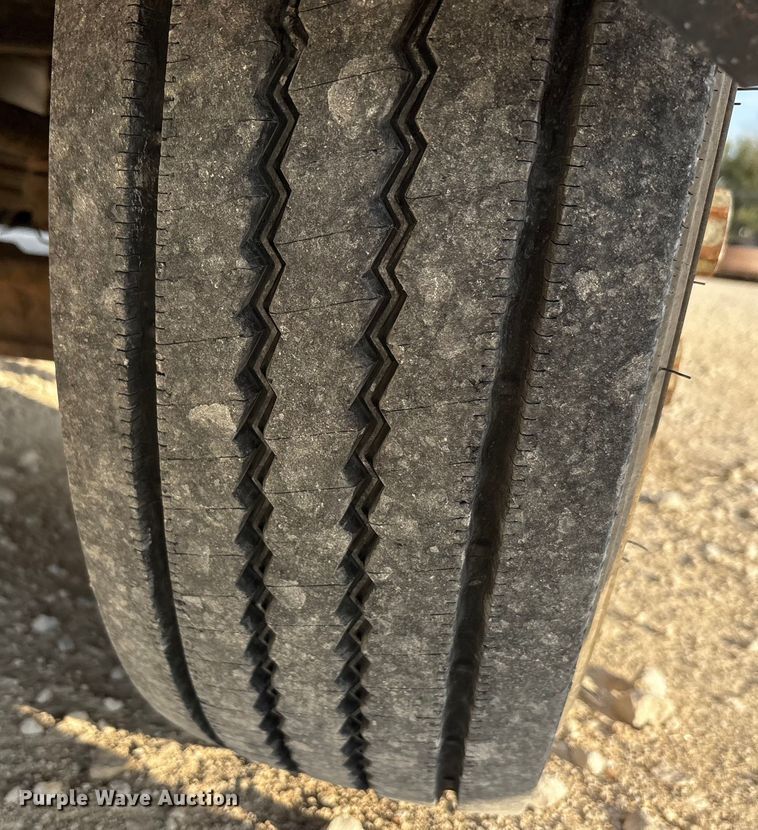 image for item EU0032 2010 Isuzu NPR refrigerated truck