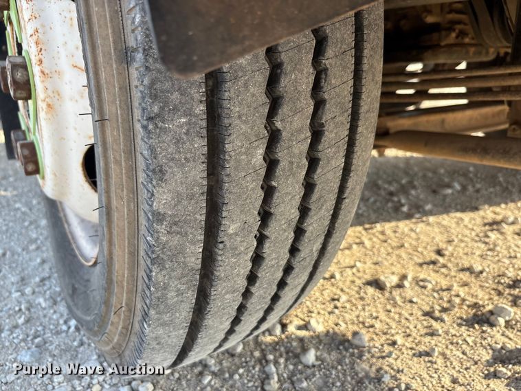 image for item EU0032 2010 Isuzu NPR refrigerated truck