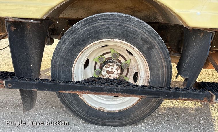 image for item EU0032 2010 Isuzu NPR refrigerated truck