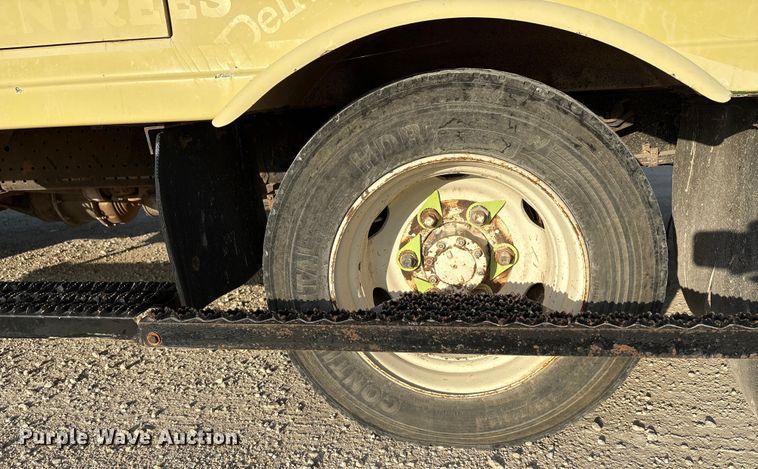 image for item EU0032 2010 Isuzu NPR refrigerated truck