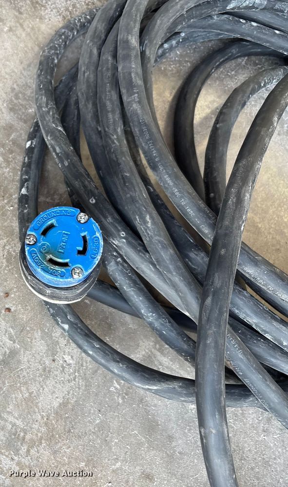 image for item EU0032 2010 Isuzu NPR refrigerated truck