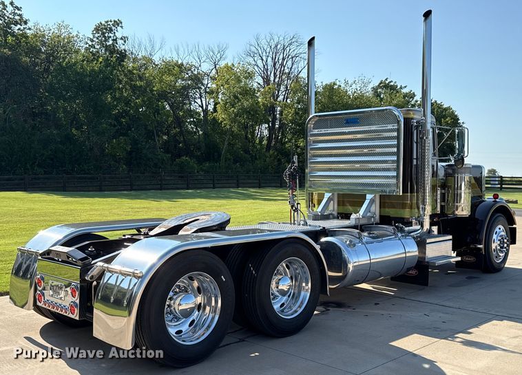 image for item EU2001 1987 Peterbilt 359 semi truck