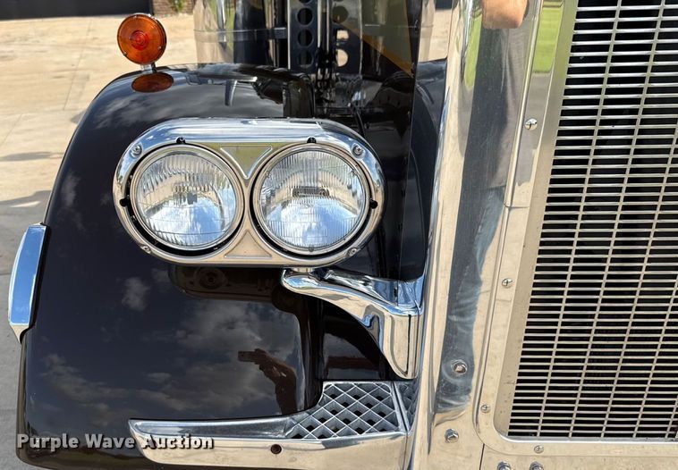 image for item EU2001 1987 Peterbilt 359 semi truck