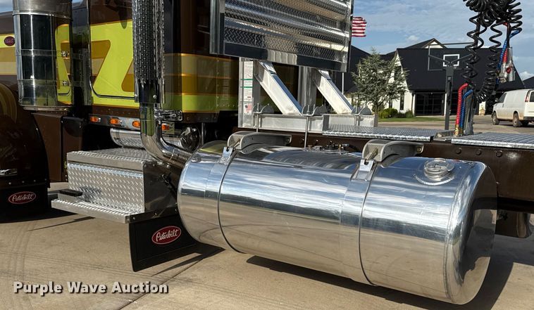 image for item EU2001 1987 Peterbilt 359 semi truck