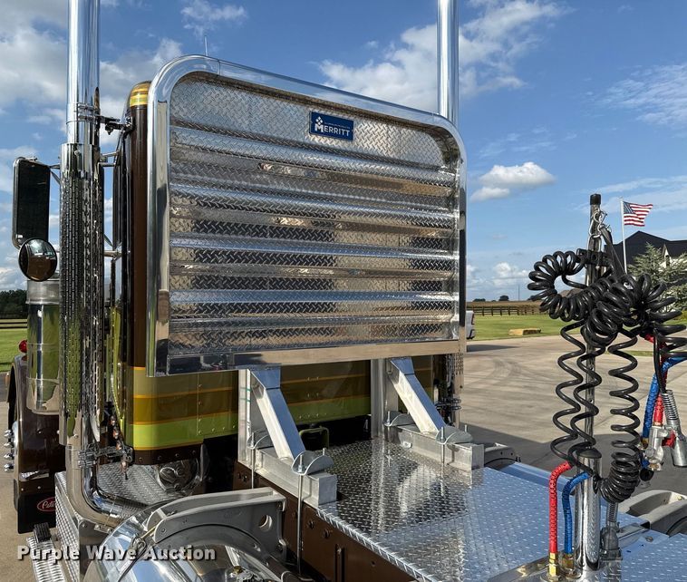 image for item EU2001 1987 Peterbilt 359 semi truck