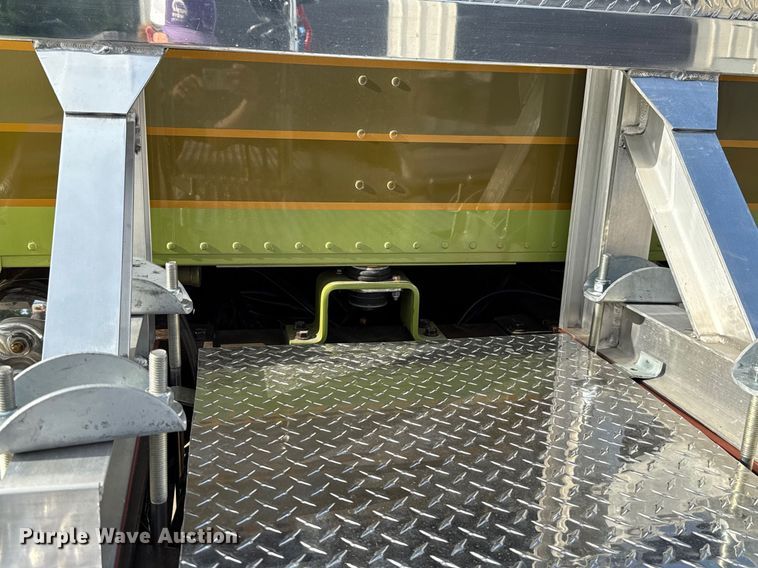 image for item EU2001 1987 Peterbilt 359 semi truck