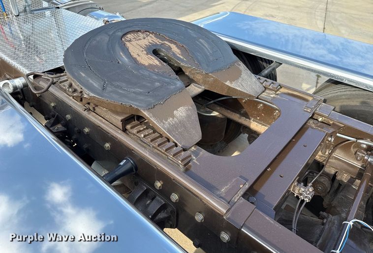 image for item EU2001 1987 Peterbilt 359 semi truck