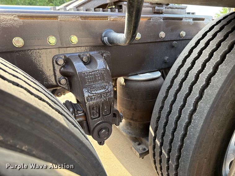 image for item EU2001 1987 Peterbilt 359 semi truck