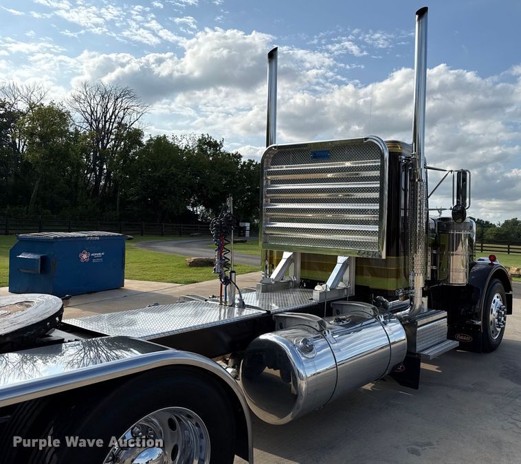 image for item EU2001 1987 Peterbilt 359 semi truck