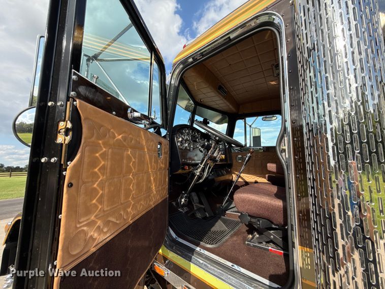 image for item EU2001 1987 Peterbilt 359 semi truck