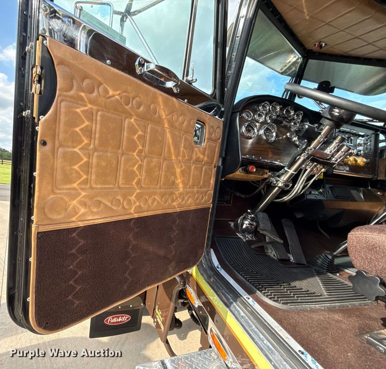 image for item EU2001 1987 Peterbilt 359 semi truck