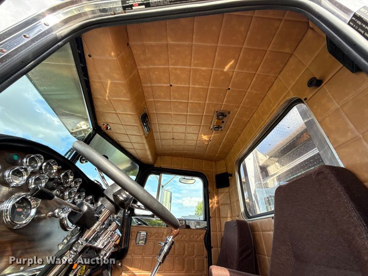 image for item EU2001 1987 Peterbilt 359 semi truck