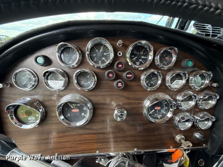 image for item EU2001 1987 Peterbilt 359 semi truck