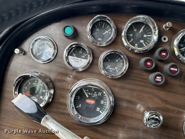 image for item EU2001 1987 Peterbilt 359 semi truck