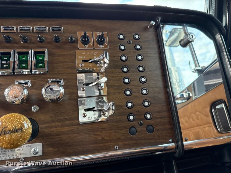 image for item EU2001 1987 Peterbilt 359 semi truck