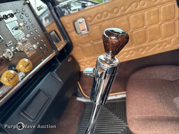 image for item EU2001 1987 Peterbilt 359 semi truck