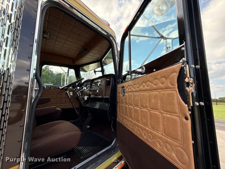 image for item EU2001 1987 Peterbilt 359 semi truck