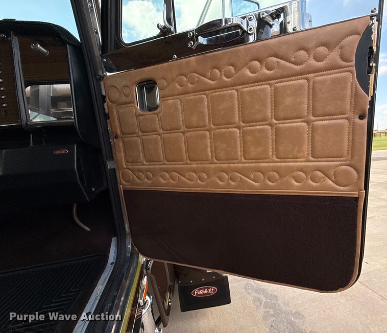 image for item EU2001 1987 Peterbilt 359 semi truck