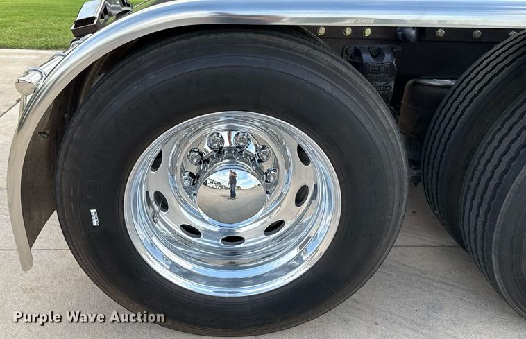 image for item EU2001 1987 Peterbilt 359 semi truck