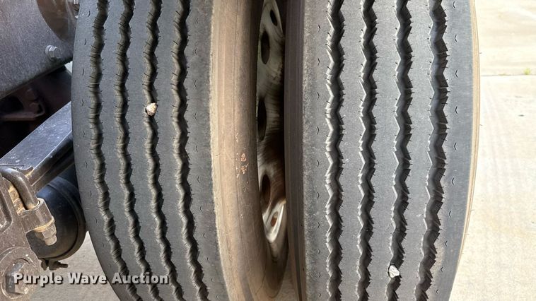 image for item EU2001 1987 Peterbilt 359 semi truck