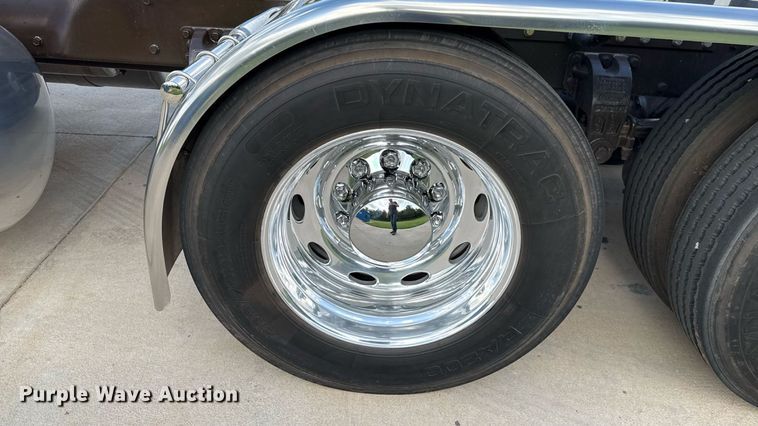 image for item EU2001 1987 Peterbilt 359 semi truck