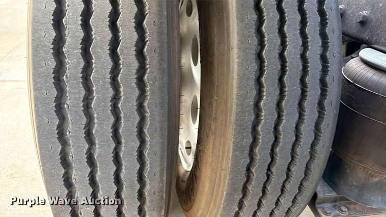 image for item EU2001 1987 Peterbilt 359 semi truck