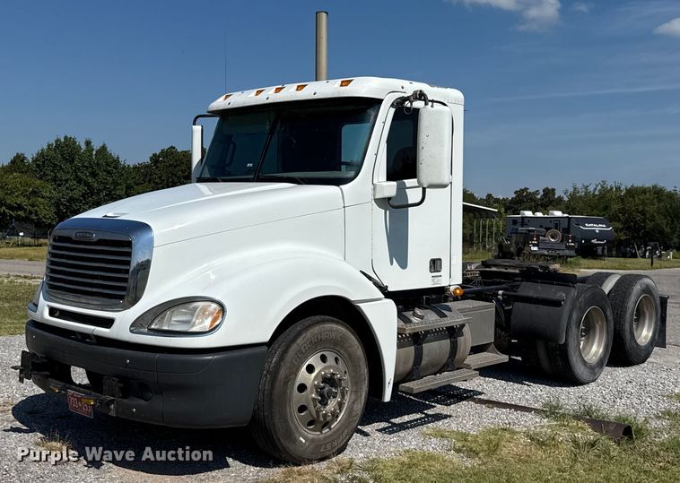 2014 Freightliner Columbia CL120