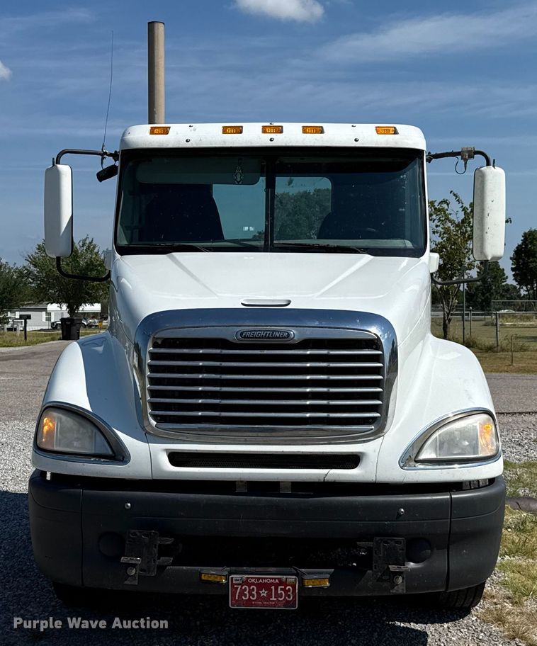 image for item EU2111 2014 Freightliner Columbia CL120 glider kit semi truck