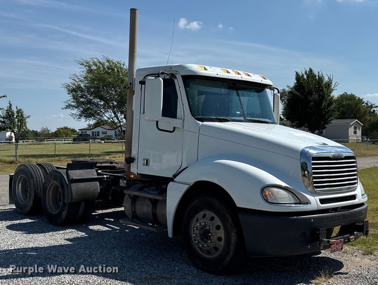 image for item EU2111 2014 Freightliner Columbia CL120 glider kit semi truck