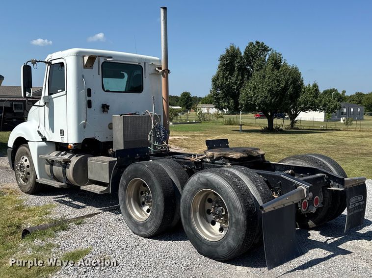 image for item EU2111 2014 Freightliner Columbia CL120 glider kit semi truck