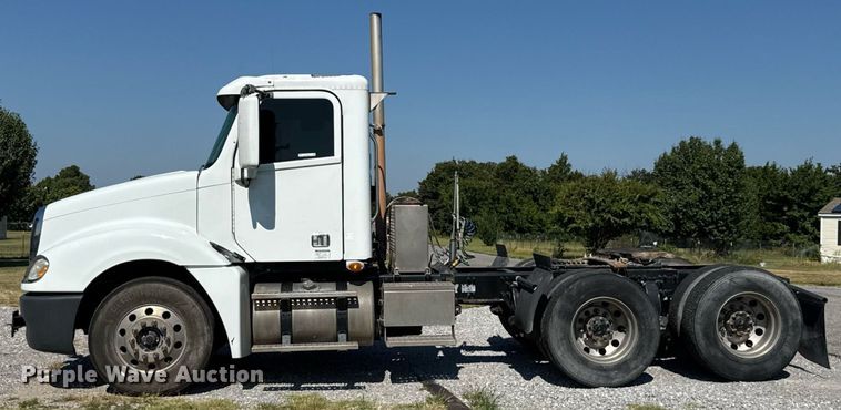 image for item EU2111 2014 Freightliner Columbia CL120 glider kit semi truck