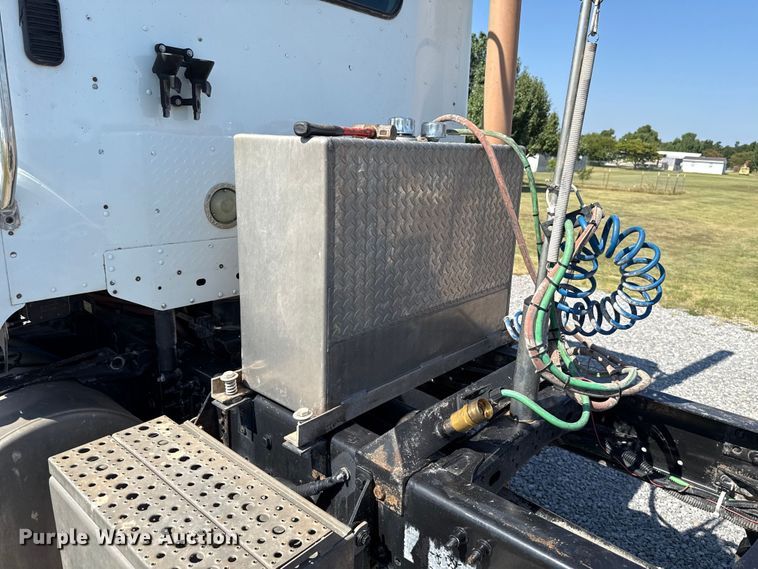 image for item EU2111 2014 Freightliner Columbia CL120 glider kit semi truck