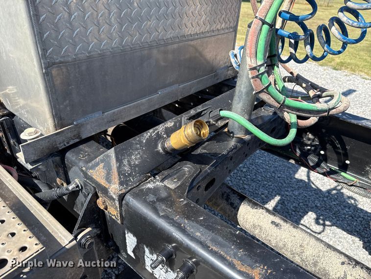 image for item EU2111 2014 Freightliner Columbia CL120 glider kit semi truck